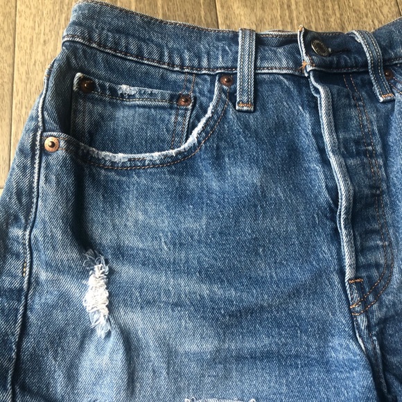 Levi’s 501 Light Wash Button Fly Jean Shorts - Picture 4 of 15